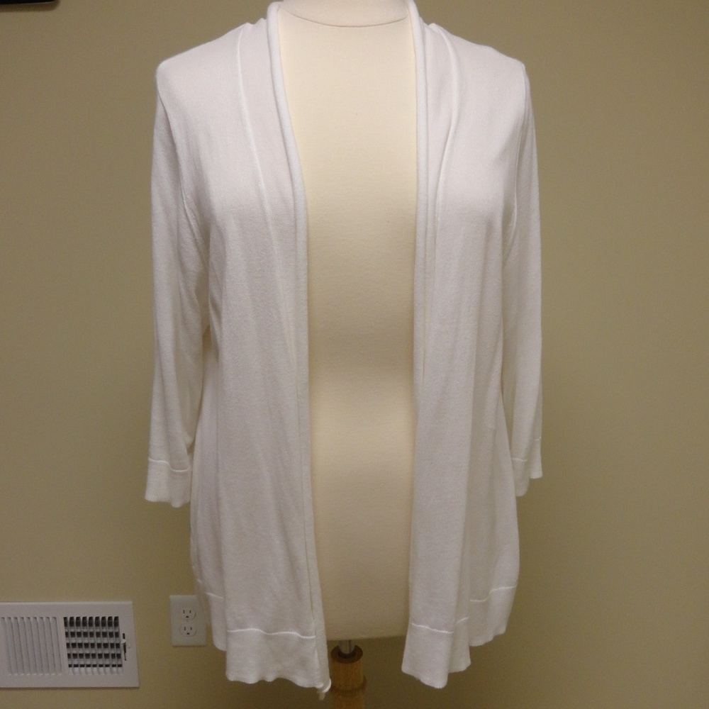 White light knit long sleeve sweater